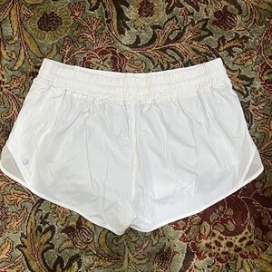 lululemon women Shorts Size 10 White Low Rise Worn Once